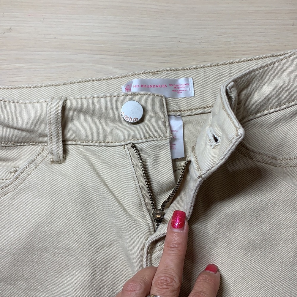 No Boundaries Khaki Denim Cut Off Shorts 👠 - Picture 7 of 15
